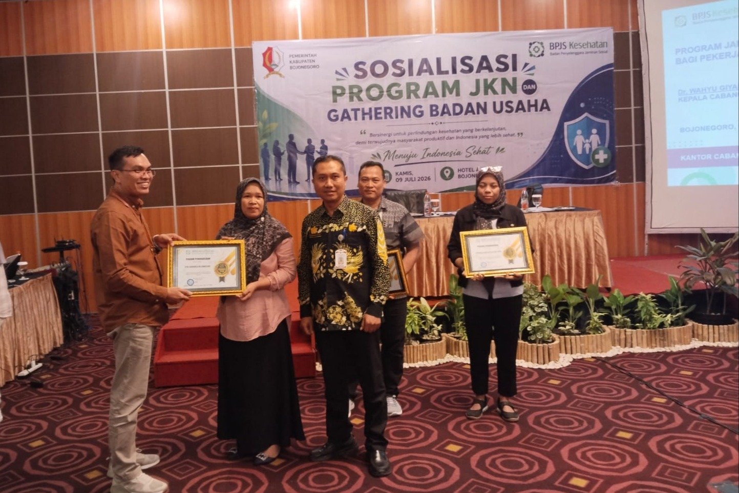 STIE Cendekia Bojonegoro Raih Penghargaan Terbaik III dari BPJS Kesehatan