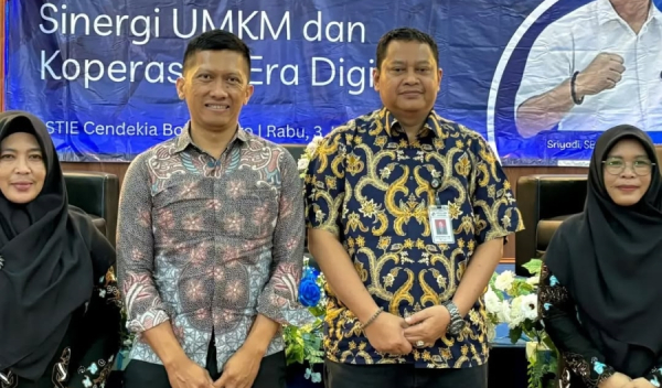 Kuliah Tamu Manajemen Koperasi STIE Cendekia: Sinergi UMKM dan Koperasi di Era Digitalisasi